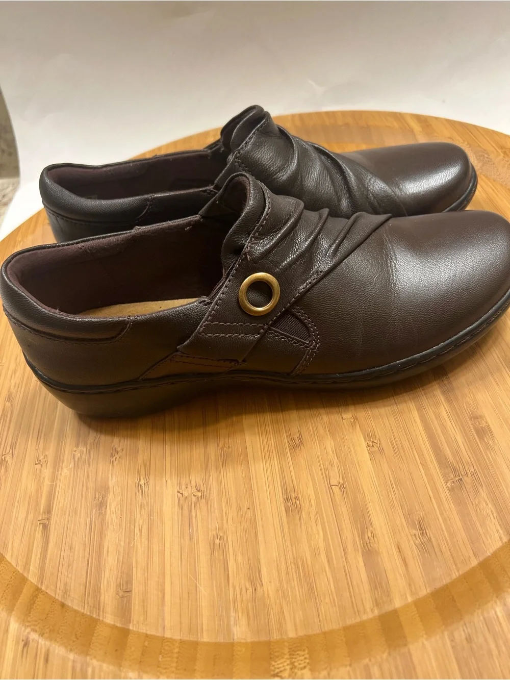 Clarks Cora Aubrie  Woman’s Brown Leather Slip-On Loafers Size 7.5 NEW